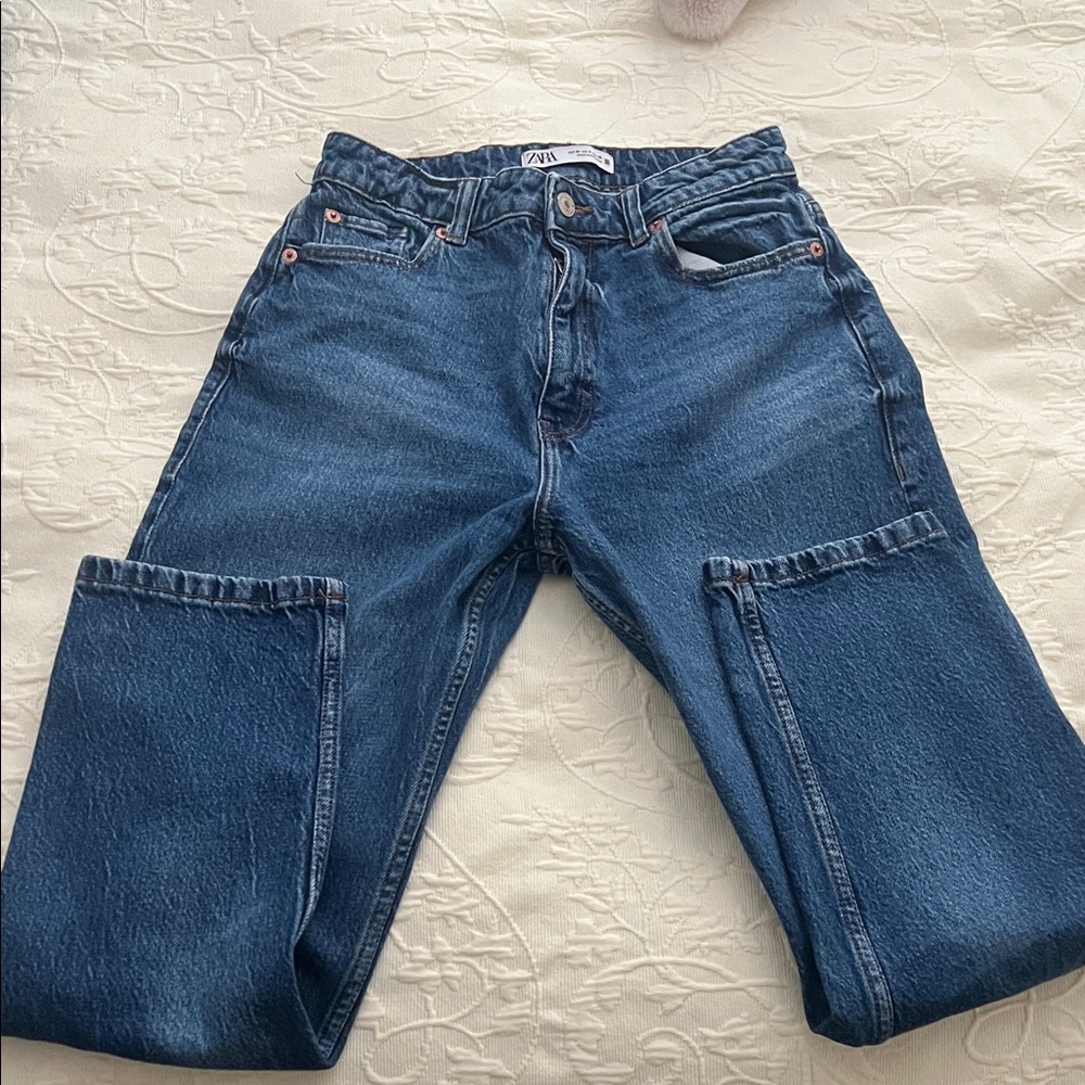 Zara Men's Relaxed Fit Blue Jeans